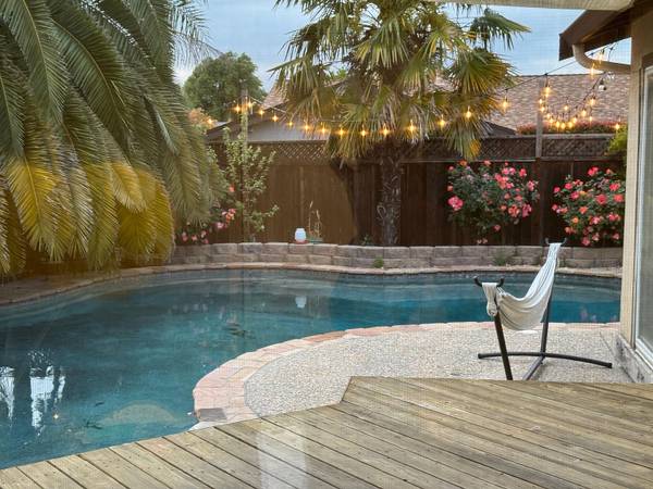 3BR/2BA Single Family House · Pleasanton photo 2