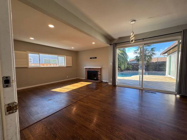 3BR/2BA Single Family House · Pleasanton photo 5