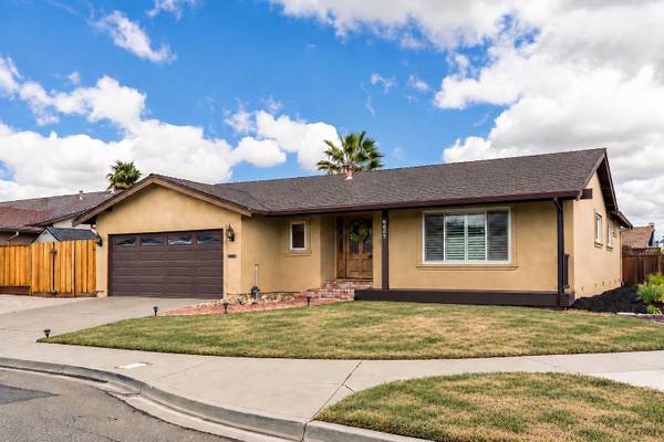 3BR/2BA Single Family House · Pleasanton