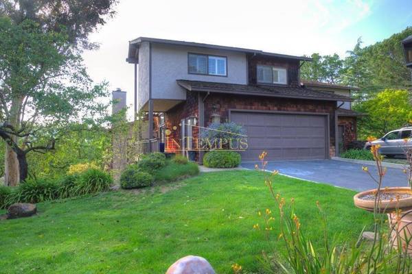 4BR/5BA Single Family House on Carriage Ct · Atherton