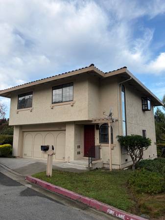 3BR/3BA Townhouse · Hayward