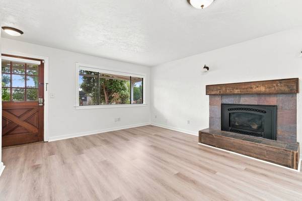 3BR/2BA Single Family House · Santa Cruz photo 4