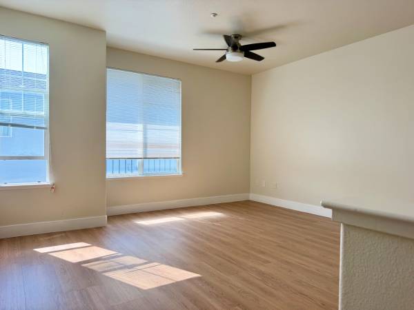 3BR/3BA Townhouse on Arcadia Dr · Hayward photo 4