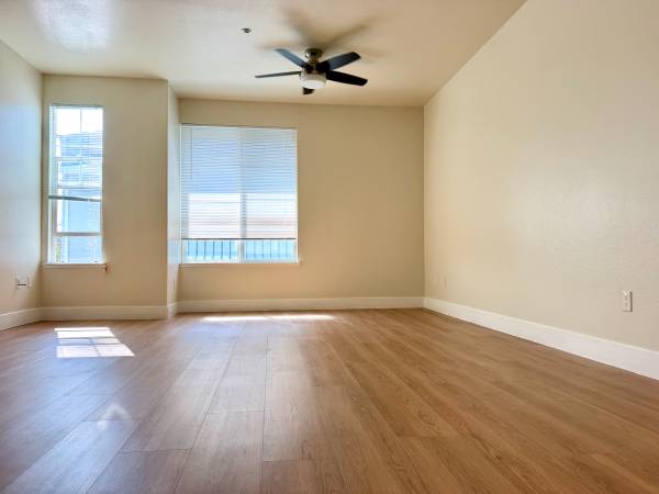 3BR/3BA Townhouse on Arcadia Dr · Hayward