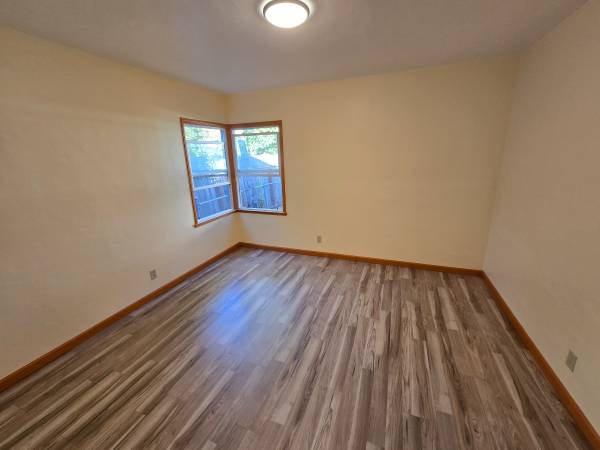 1BR/1BA Single Family House · Redwood City photo 2