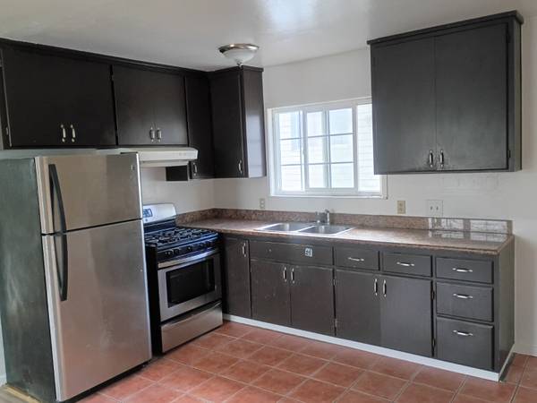 2BR/1BA Apartment · Watsonville photo 3