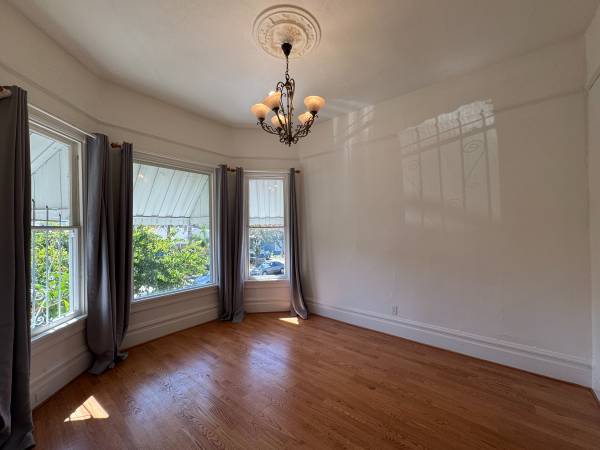 2BR/1BA Duplex on 57th Street · Emeryville photo 3