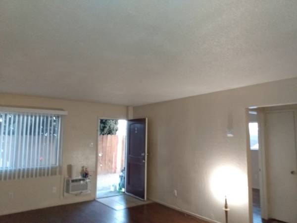 2BR/1BA Apartment on W. 4th St · Antioch photo 4