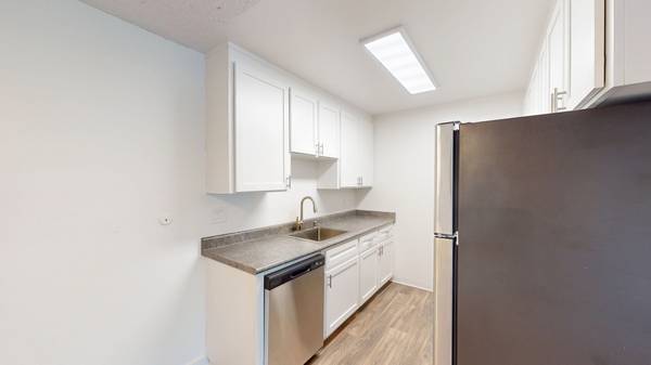 2BR/2BA Apartment on Alameda Del Prado - 440p · Novato photo 3