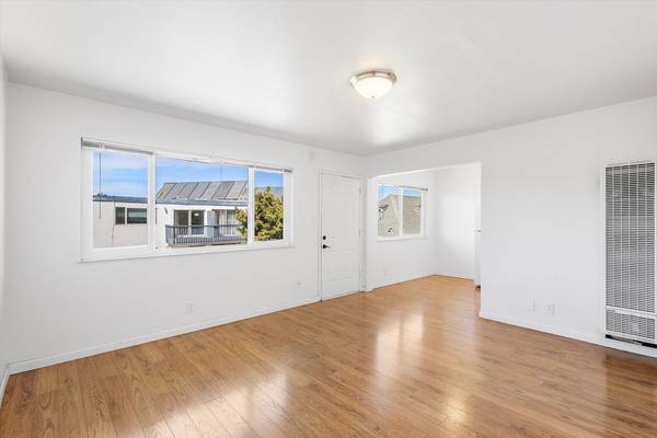 2BR/1BA Apartment on Lincoln Ave · Oakland photo 5