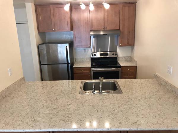 1BR/1BA Condo · Oakland photo 2