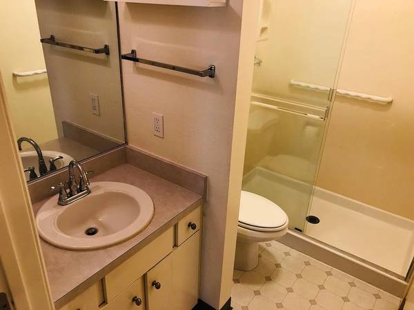 1BR/1BA Condo · Oakland photo 4