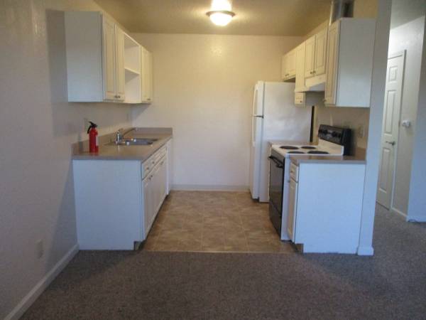 2BR/2BA Townhouse on 46th Ave. · Capitola photo 3