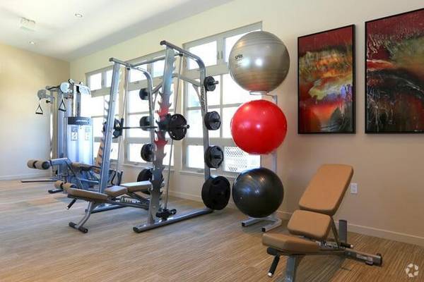 Apartments on Jennings Ave · Santa Rosa photo 2