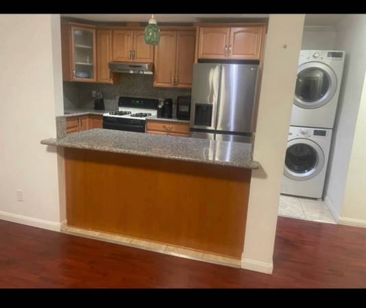 2BR/1BA Single Family House · Oakland photo 2