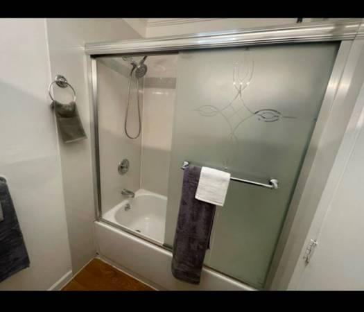 2BR/1BA Single Family House · Oakland photo 5