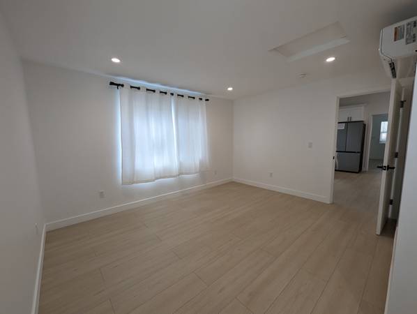 2BR/2BA Duplex · San Mateo photo 4