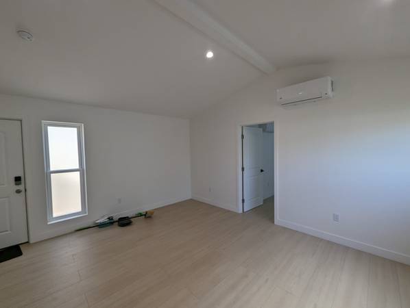 2BR/2BA Duplex · San Mateo photo 3