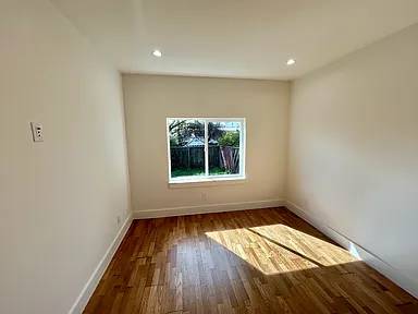 2BR/1BA Apartment on Anza St · San Francisco photo 4