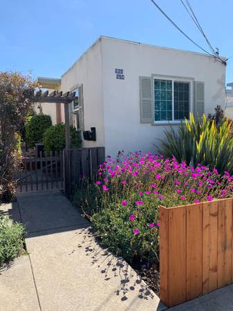 2BR/1BA Duplex · Albany photo 2
