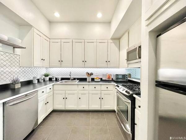 3BR/1BA Loft · Oakland photo 2