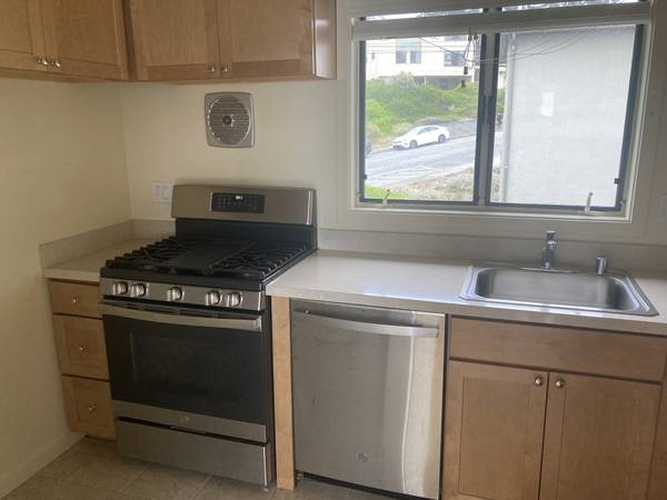3BR/1BA Apartment · San Francisco photo 4