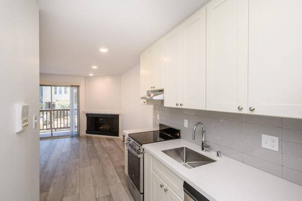 2BR/1BA Apartment on 27th Street · San Francisco photo 3
