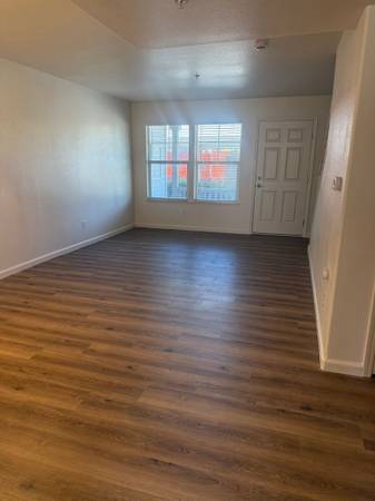3BR/3BA Apartment · Cloverdale photo 3