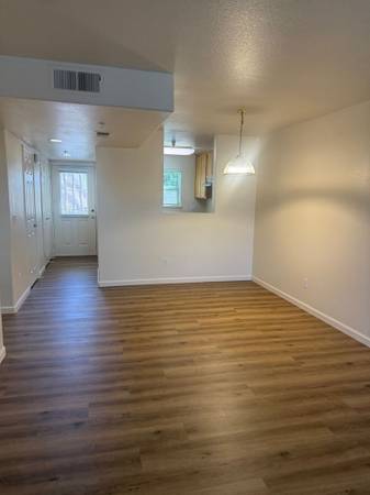 3BR/3BA Apartment · Cloverdale photo 5