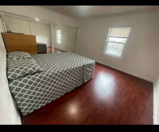 2BR/1BA Single Family House · Oakland photo 2