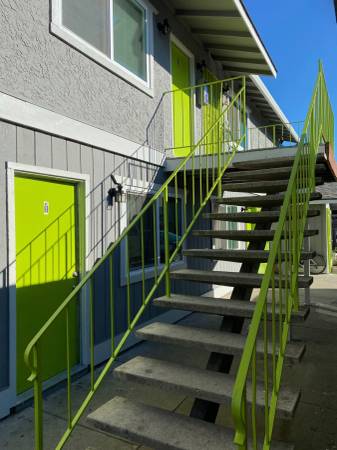 2BR/1BA Apartment on E 7th St. · Gilroy photo 2