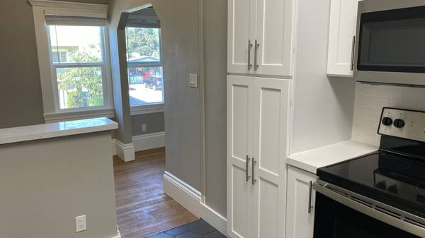 Apartments on Piedmont Ave · Oakland photo 3