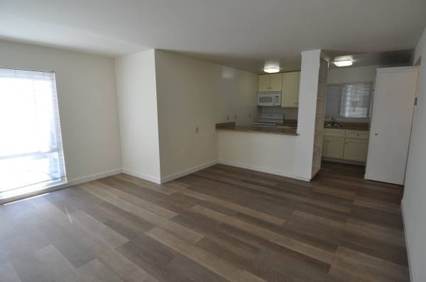 1BR/1BA Apartment on Lucas Avenue · Oakland photo 3