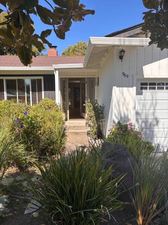 3BR/2BA Single Family House · El Verano photo 2