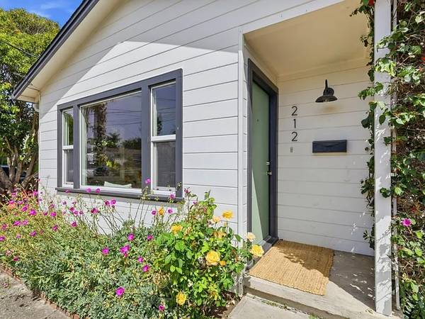 2BR/1BA Single Family House on Darwin St · Santa Cruz