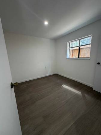3BR/1BA Apartment on Pershing Dr · San Francisco photo 3