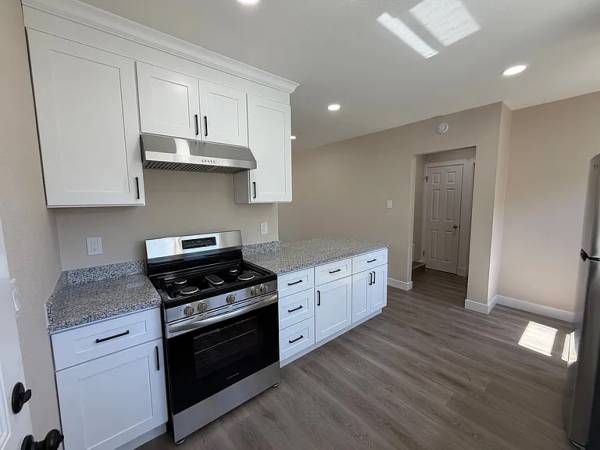 1BR/1BA Single Family House · Pittsburg photo 2