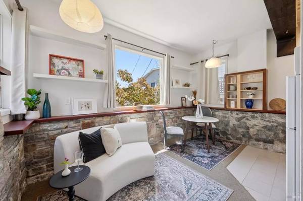 0BR/1BA Apartment · San Rafael photo 4