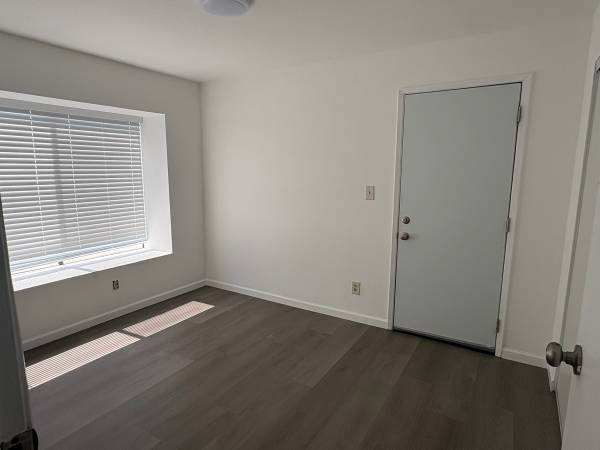 3BR/1BA Apartment · Oakland photo 4