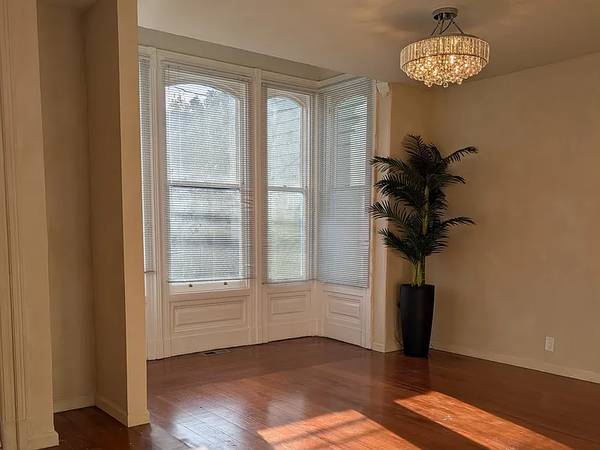 3BR/2BA Single Family House on Bartlett St · San Francisco