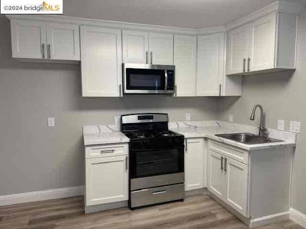 2BR/1BA Apartment on W 14th St. · Antioch photo 4