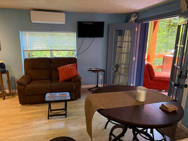 1BR/1BA Single Family House on Hwy 116 · Rio Nido photo 5