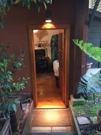 0BR/1BA Single Family House · Berkeley photo 3