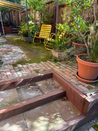 0BR/1BA Single Family House · Berkeley photo 2