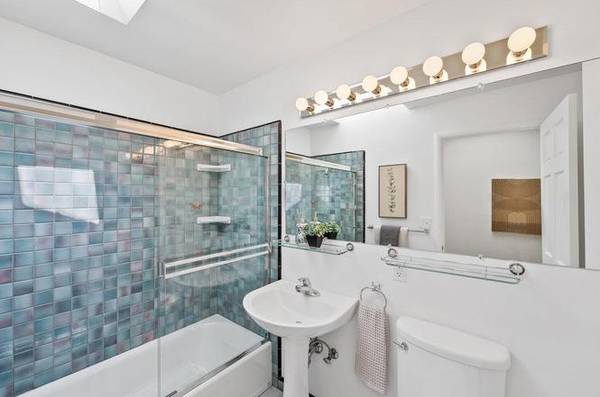 3BR/3BA Single Family House on Graham Hill Rd · Santa Cruz photo 2