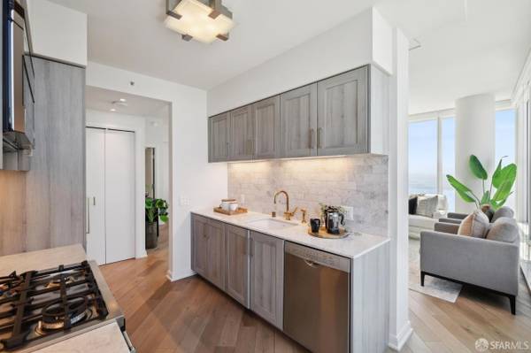 2BR/2BA Apartment · San Francisco photo 3