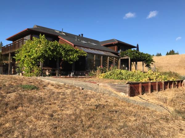3BR/2BA Single Family House · Boonville photo 2