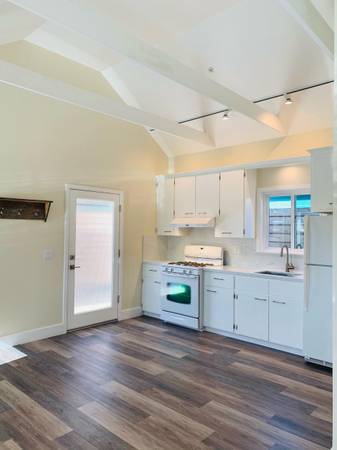 1BR/1BA In Law Adu on Linden St · Santa Cruz photo 2