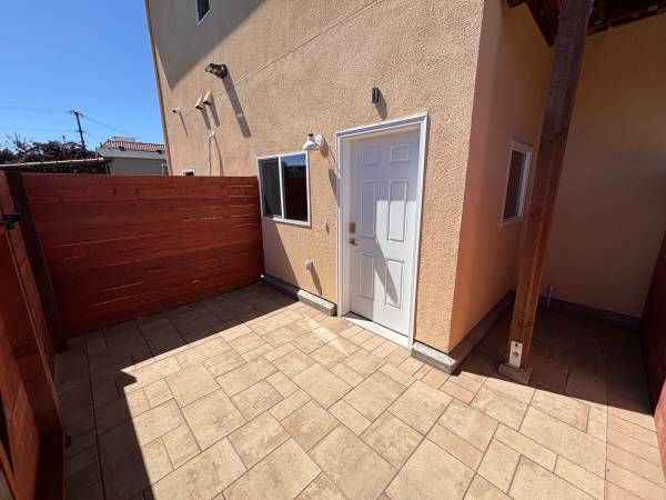0BR/1BA Apartment · Richmond photo 3