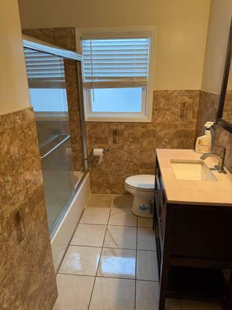 3BR/2BA Single Family House · Oakland photo 3